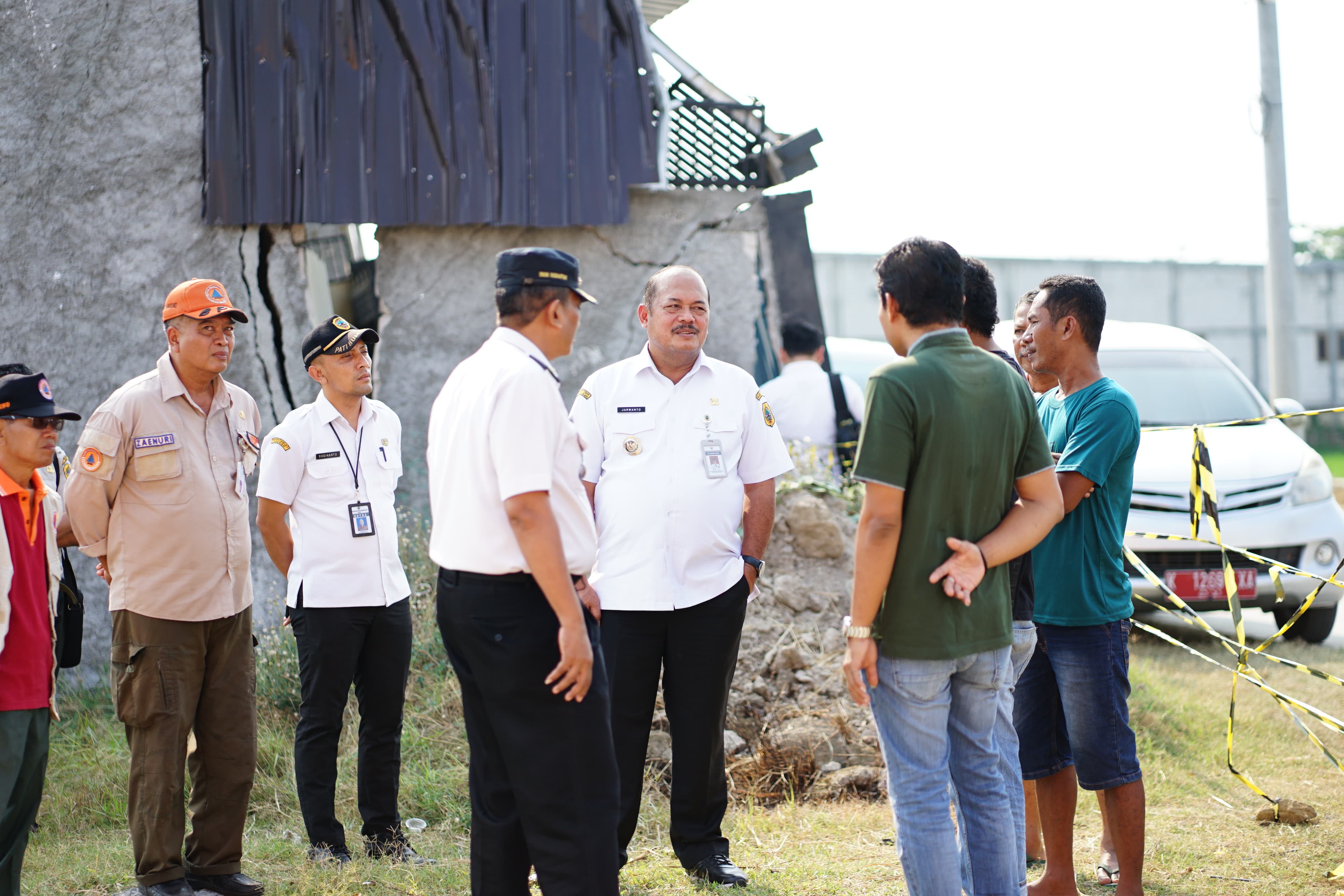 Pj Bupati Pati Tinjau Penanggulangan Bencana Tanah Bergerak di Desa Purworejo